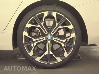 2026 BMW 3 Series Sedan 330i xDrive NA - miniatura 12