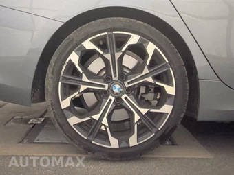 2026 BMW 3 Series Sedan 330i xDrive NA - miniatura 11