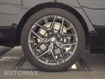2026 BMW 3 Series Sedan 330i xDrive NA - miniatura 11