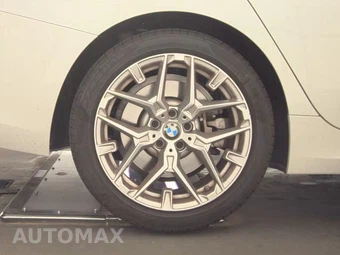 2026 BMW 3 Series Sedan 330i xDrive NA - miniatura 11