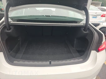 2026 BMW 3 Series Sedan 330i xDrive NA - miniatura 24