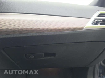 2026 BMW 3 Series Sedan 330i xDrive NA - miniatura 19