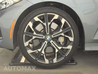 2026 BMW 3 Series Sedan 330i xDrive NA - miniatura 9