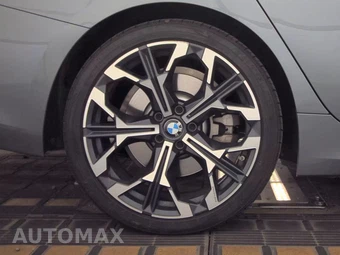2026 BMW 3 Series Sedan 330i xDrive NA - miniatura 11