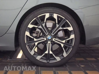 2026 BMW 3 Series Sedan 330i xDrive NA - miniatura 12