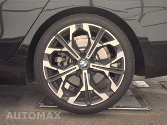 2026 BMW 3 Series Sedan 330i xDrive NA - miniatura 12