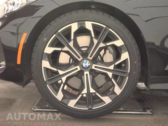 2026 BMW 3 Series Sedan 330i xDrive NA - miniatura 9