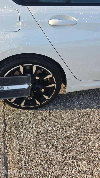 2026 BMW 3 Series Sedan 330i xDrive NA M SPORT LINE - miniatura 24