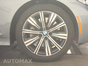 2026 BMW 3 Series Sedan 330i xDrive - miniatura 10