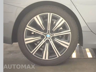 2026 BMW 3 Series Sedan 330i xDrive - miniatura 11