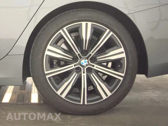 2026 BMW 3 Series Sedan 330i xDrive - miniatura 12