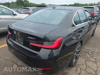 2026 BMW 3 Series Sedan 330i xDrive - miniatura 4