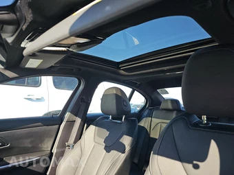 2026 BMW 3 Series Sedan M340i xDrive NA - miniatura 17