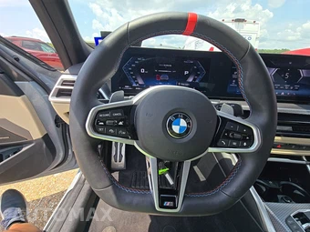 2026 BMW 3 Series Sedan M340i xDrive - miniatura 10