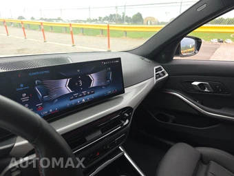 2026 BMW 3 Series Sedan M340i xDrive – miniatura 17