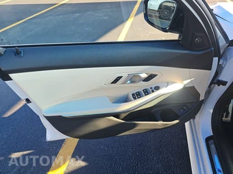 2026 BMW 3 Series Sedan M340i xDrive - miniatura 9