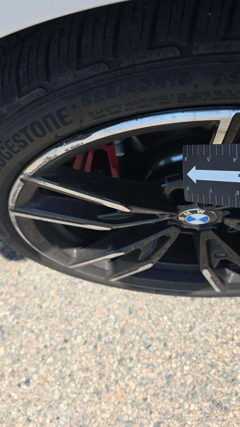 2026 BMW 3 Series Sedan M340i xDrive - miniatura 23