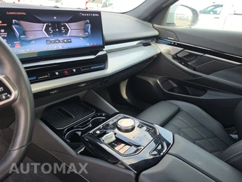 2026 BMW 5 Series Sedan 530i M SPORT LINE - miniatura 11