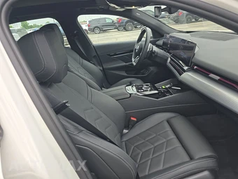 2026 BMW 5 Series Sedan 530i M SPORT LINE - miniatura 8