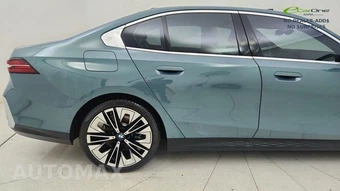 2026 BMW 5 Series Sedan 530i - miniatura 7
