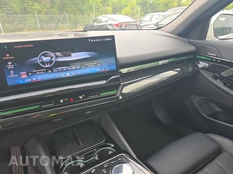2026 BMW 5 Series Sedan 530i - miniatura 11