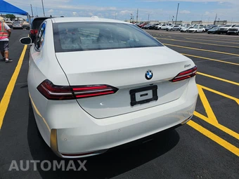 2026 BMW 5 Series Sedan 530i - miniatura 5
