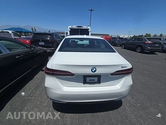 2026 BMW 5 Series Sedan 530i - miniatura 5