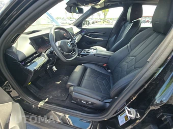 2026 BMW 5 Series Sedan 530i - miniatura 13