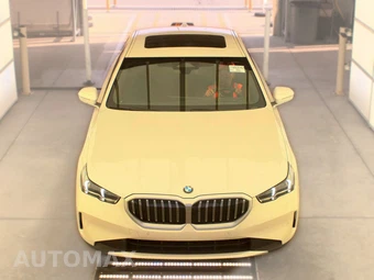 2026 BMW 5 Series Sedan 530i - miniatura 2