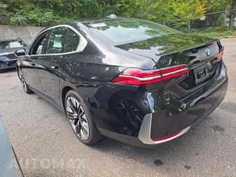 2026 BMW 5 Series Sedan 530i - miniatura 2