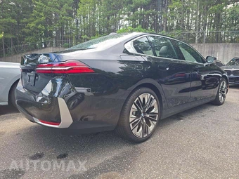 2026 BMW 5 Series Sedan 530i - miniatura 3