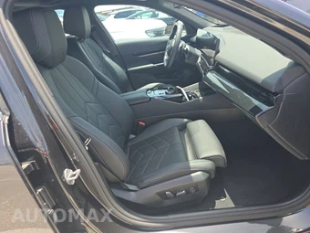 2026 BMW 5 Series Sedan 530i - miniatura 14