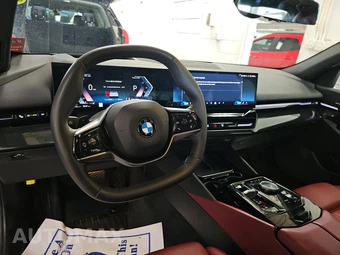 2026 BMW 5 Series Sedan 530i - miniatura 11