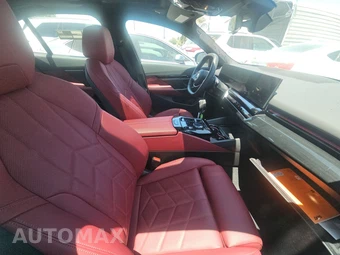 2026 BMW 5 Series Sedan 530i - miniatura 8