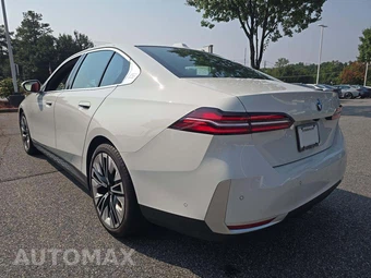 2026 BMW 5 Series Sedan 530i - miniatura 2