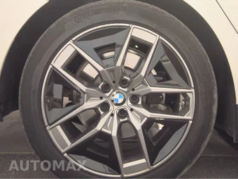 2026 BMW 5 Series Sedan 530i - miniatura 11