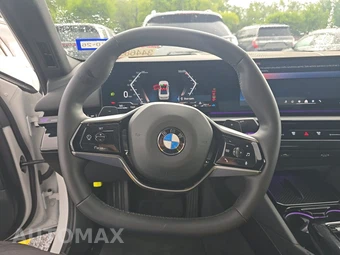 2026 BMW 5 Series Sedan 530i - miniatura 10