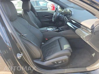 2026 BMW 5 Series Sedan 530i - miniatura 14
