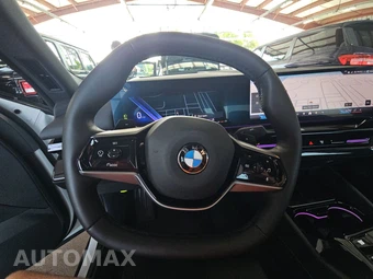 2026 BMW 5 Series Sedan 530i - miniatura 16