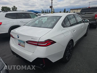 2026 BMW 5 Series Sedan 530i xDrive M SPORT LINE - miniatura 4