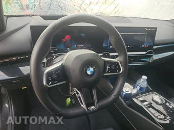 2026 BMW 5 Series Sedan 530i xDrive M SPORT LINE - miniatura 16