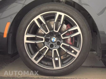 2026 BMW 5 Series Sedan 530i xDrive M SPORT LINE - miniatura 9