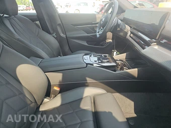 2026 BMW 5 Series Sedan 530i xDrive M SPORT LINE - miniatura 14