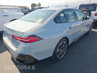2026 BMW 5 Series Sedan 530i xDrive M SPORT LINE - miniatura 4