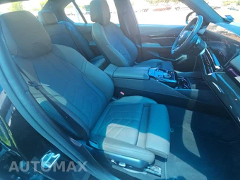 2026 BMW 5 Series Sedan 530i xDrive M SPORT LINE - miniatura 8