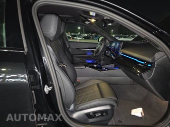 2026 BMW 5 Series Sedan 530i xDrive M SPORT LINE - miniatura 14