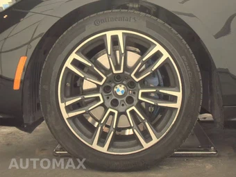 2026 BMW 5 Series Sedan 530i xDrive M SPORT LINE - miniatura 9