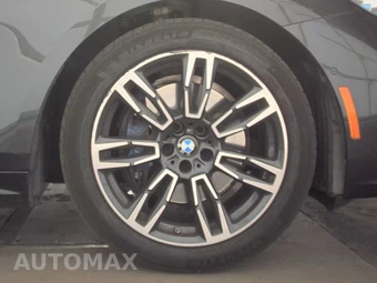 2026 BMW 5 Series Sedan 530i xDrive M SPORT LINE - miniatura 10