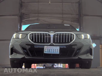 2026 BMW 5 Series Sedan 530i xDrive M SPORT LINE - miniatura 3