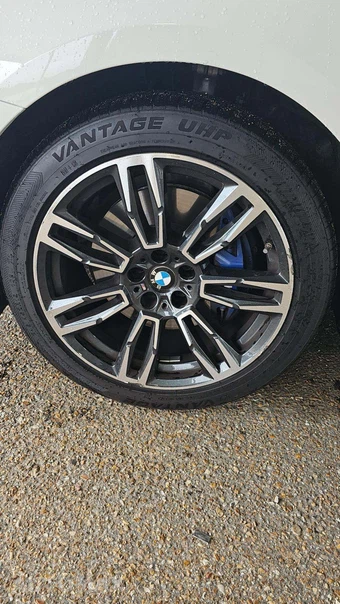 2026 BMW 5 Series Sedan 530i xDrive M SPORT LINE - miniatura 20